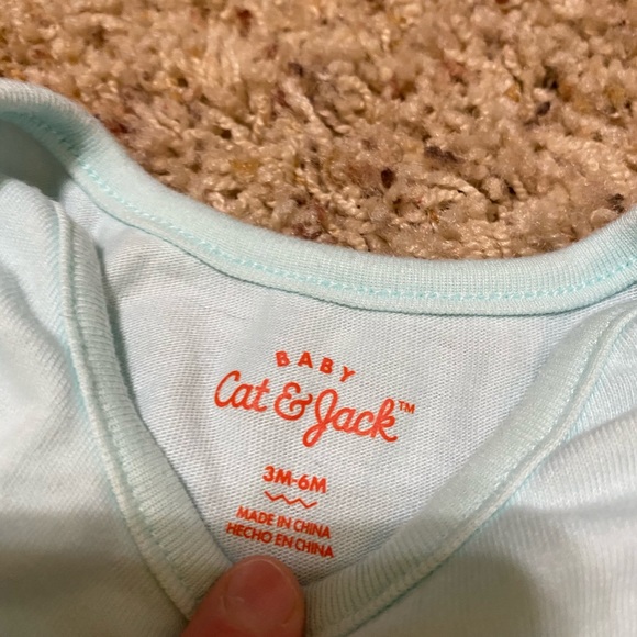 10/$10 Cat & Jack Outfit - Picture 2 of 4